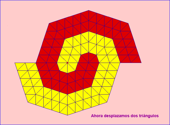 Mosaico en doble espiral a base de triángulos isósceles
