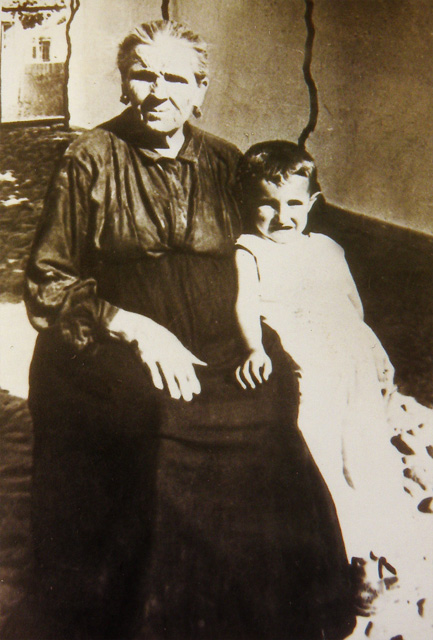 Dolores Villasevill y su nieto Esteban Gómez