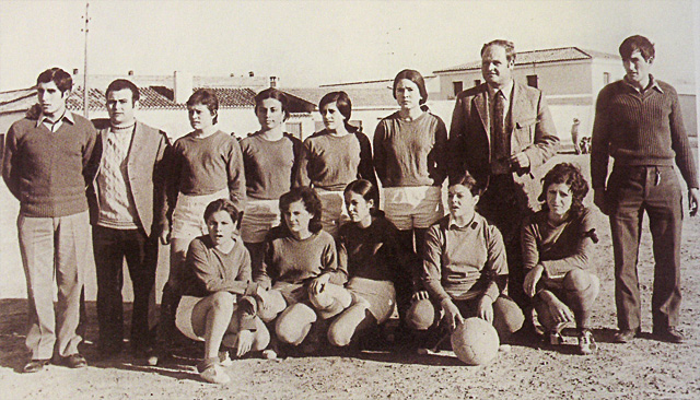 Equipo femenino de fútbol de 1965