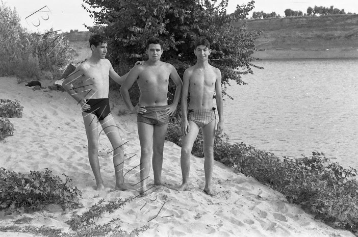 Los arenales de la playa de Malpica de Tajo en agosto de 1960