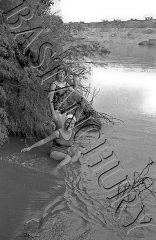 Bañistas en la zona del Palo, Malpica de Tajo en 1964