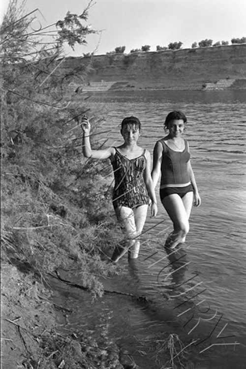 Bañistas en la zona del Palo, Malpica de Tajo en 1965