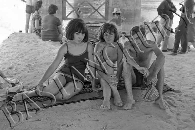 Los arenales de la playa de Malpica de Tajo en agosto de 1965