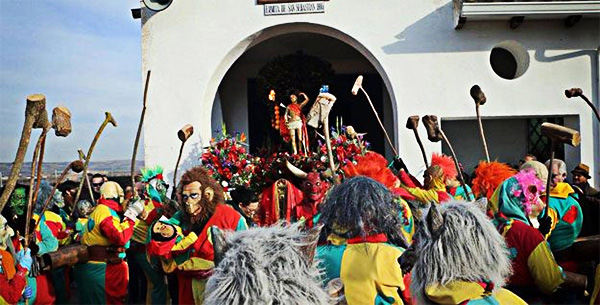 San Sebastián saliendo de su ermita San Sebastián saliendo de su ermita