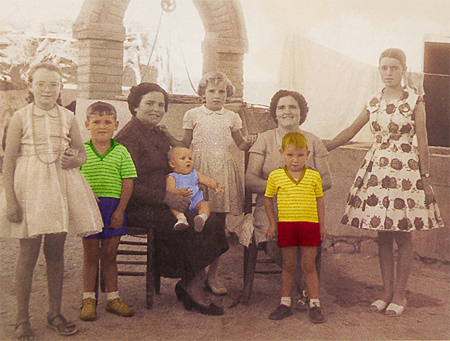 Paula y Martina junto a algunos hijos y sobrinos