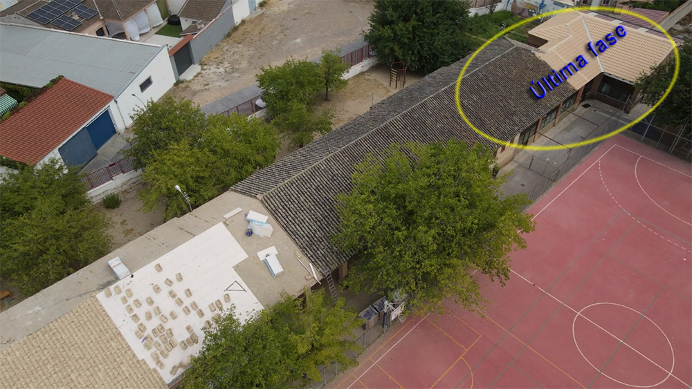 Vista aérea de las escuelas de Malpica de Tajo. Tercera fase 
