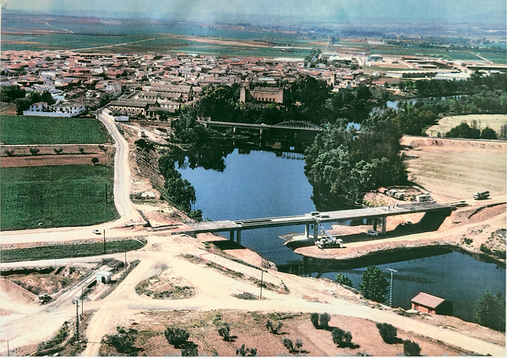 El puente nuevo de Malpica de Tajo en plena construcción El puente nuevo de Malpica de Tajo en plena construcción
