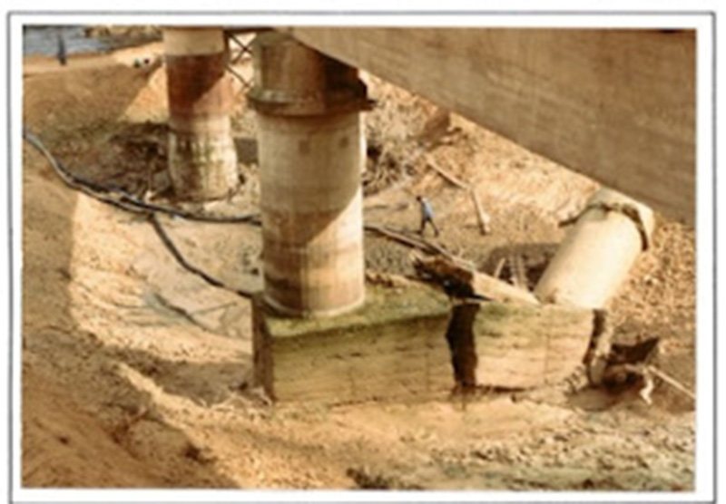 Rotura de una de las zapatas y la caída de la cepa del puente de Malpica de Tajo en 1984 Rotura de una de las zapatas y la caída de la cepa del puente de Malpica de Tajo en 1984