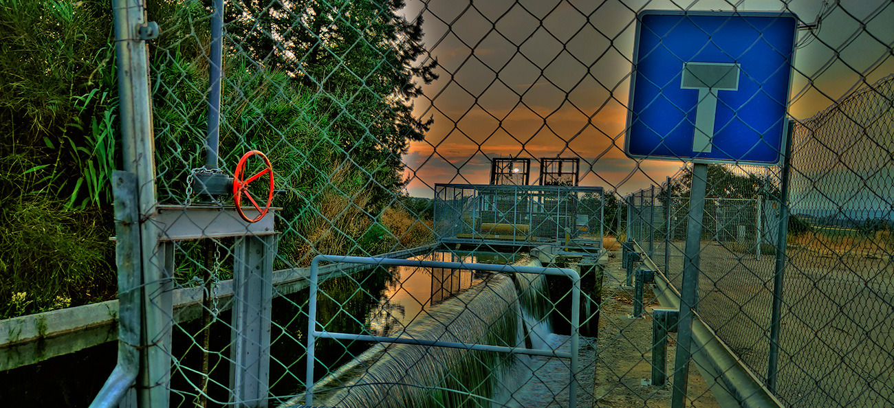 sifón ntercambiador del canal de Castrejón en la barrera de la Fuente el Belén Sifón intercambiador del canal de Castrejón en la barrera de la Fuente el Belén