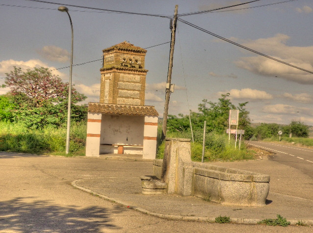 Entrada a Bernuy desde Malpica Entrada a Bernuy desde Malpica