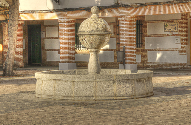 Fotos del calendario 2013 de Bernuy. Piln de la plaza