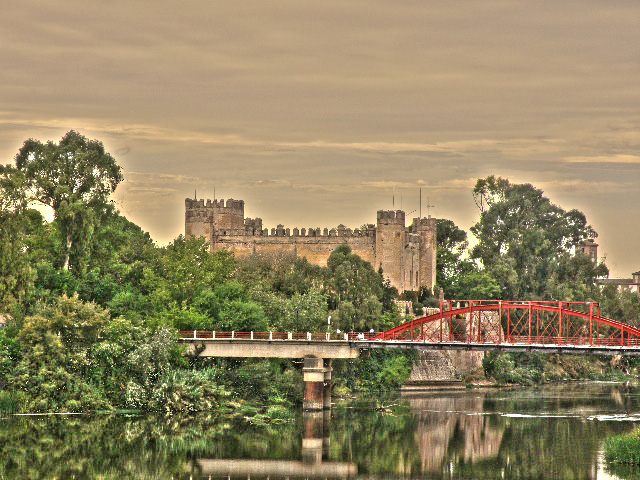 Castillo de Malpica de Tajo y puente antiguo