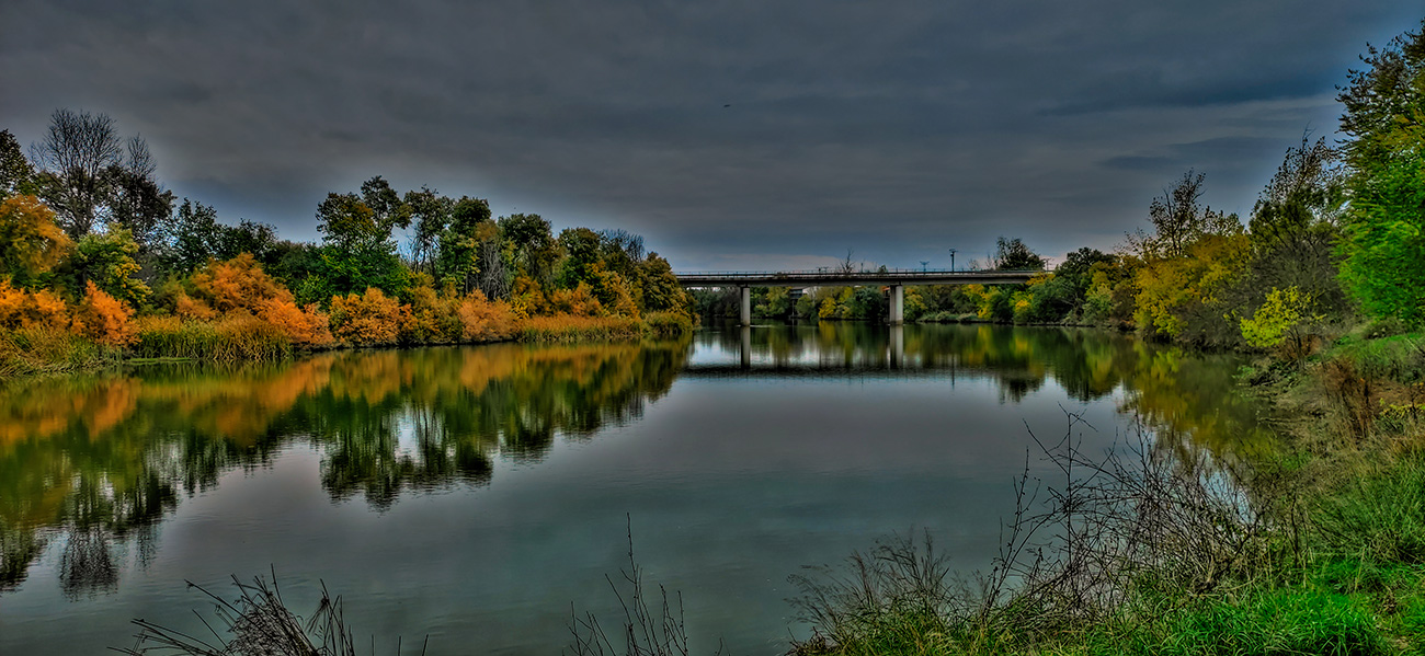 Panorámica del río Tajo y el puente nuevo desde la Fuente de los Tres Caños en Malpica de Tajo Panorámica del río Tajo y el puente nuevo desde la Fuente de los Tres Caños en Malpica de Tajo