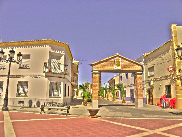Arco de la plaza de La Constitución en Malpica de Tajo