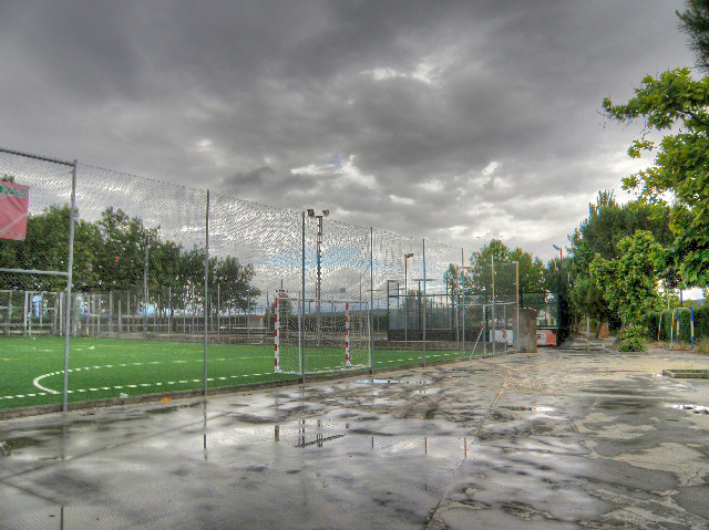 Pistas polideportivas piscina en Malpica de Tajo
