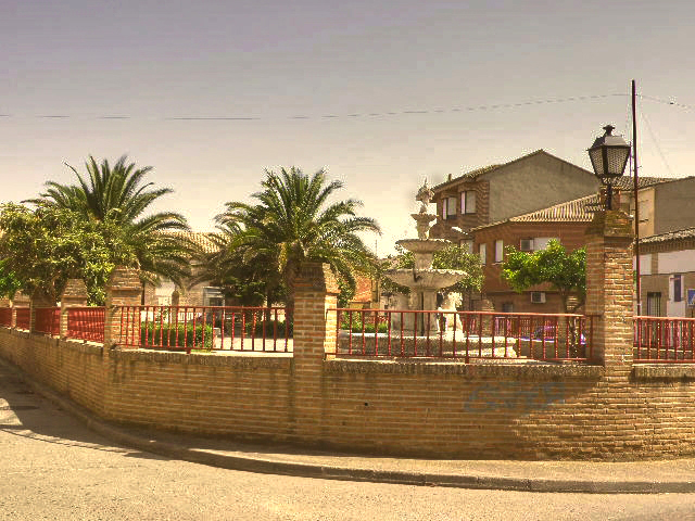 Una plaza de  Malpica de Tajo 