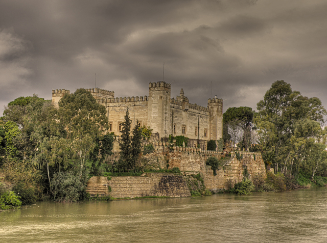 Castillo de Malpica de Tajo en la primavera de 2013