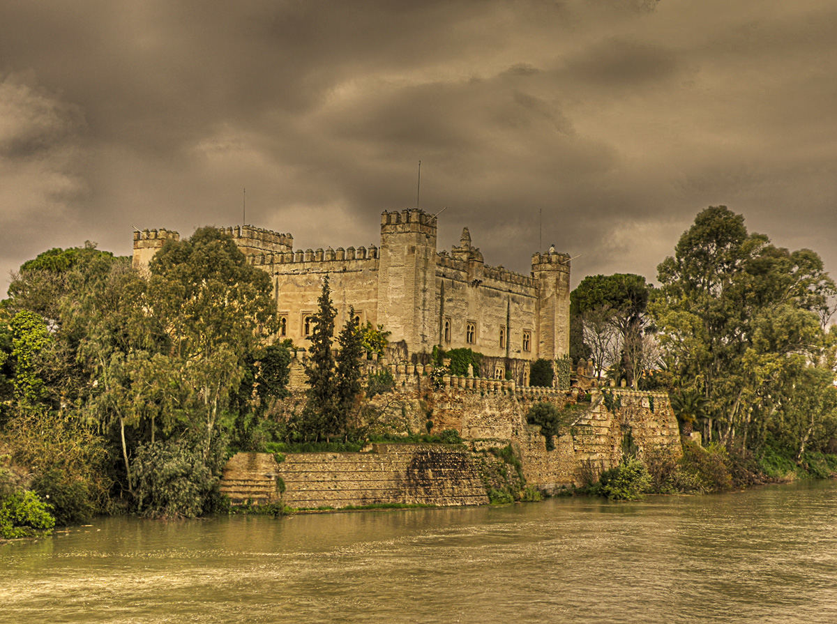 Castillo de Malpica de Tajo en la primavera de 2013