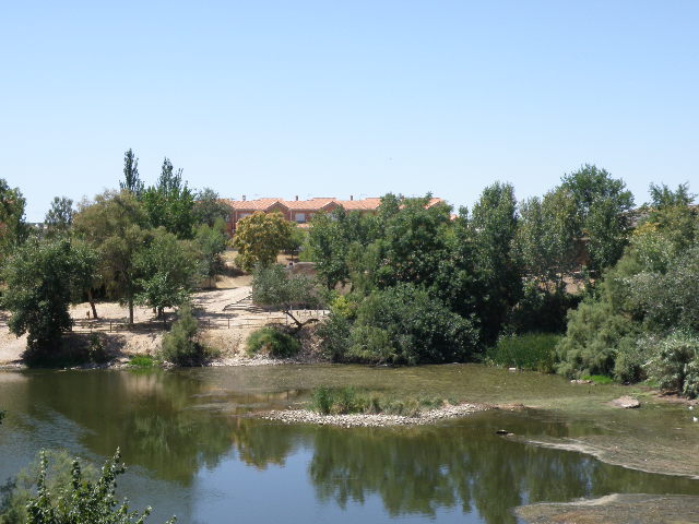 La fuente de los tres caos y el ro Tajo en Malpica de Tajo