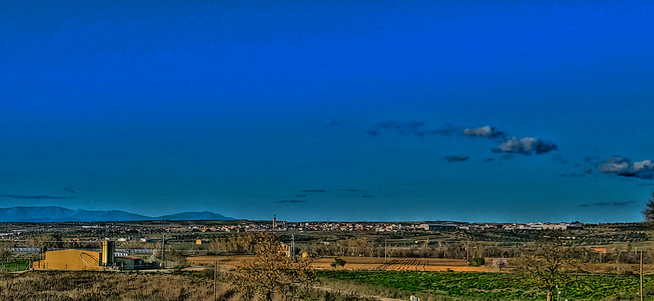 Panorámica de Cebolla desde el camino que conduce a la isla de la presa de Malpica de Tajo