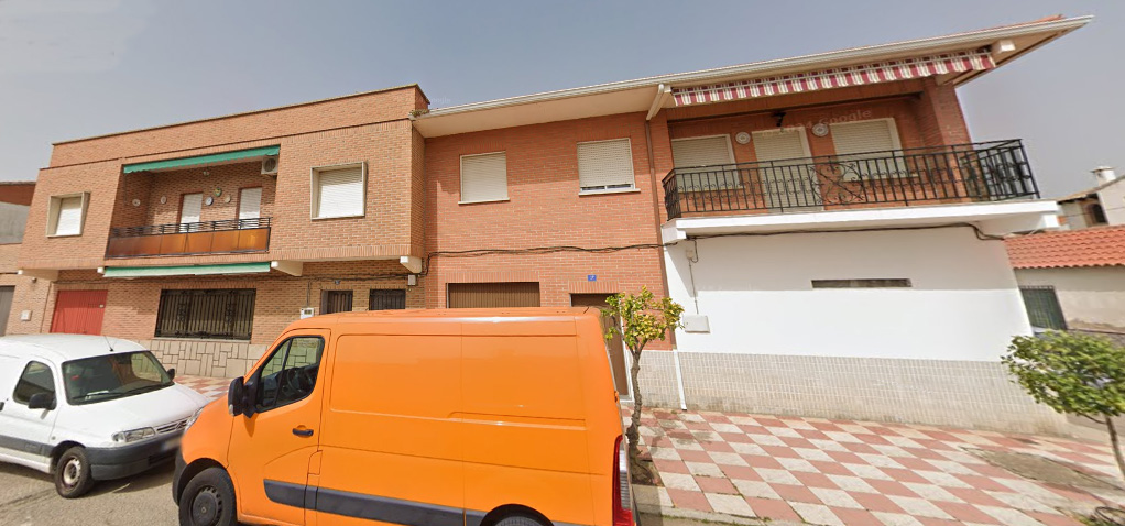 Manzana del tío Liborio Ballesteros en la calle de la Dehesilla de  Malpica de Tajo.