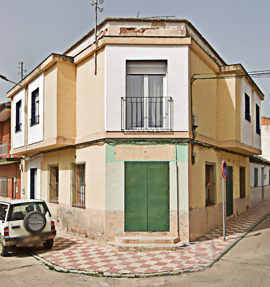 Antigua carnicería de Pedrito Mora y Marcela Cedena en la calle de la Dehesilla de  Malpica de Tajo.