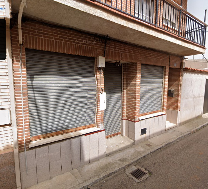 Tienda de Mari Carmen y Juanjo en la calle de la Dehesilla de  Malpica de Tajo.